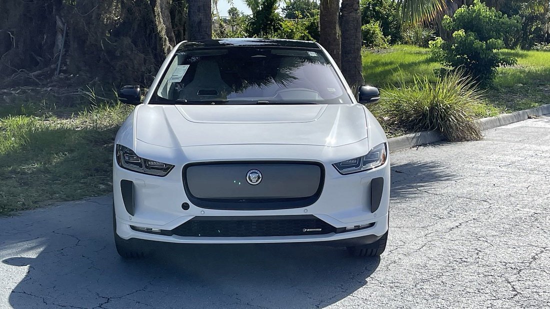 Фото Jaguar I-Pace EV400 (2020-2024) вид спереди