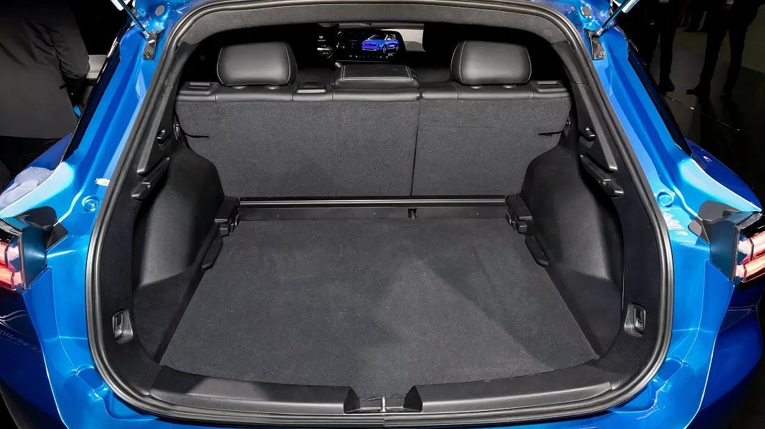 Chevrolet Equinox EV AWD (2024-…) багажник, сиденья подняты, грузовое пространство, объем багажника, вместимость багажника, место для хранения
