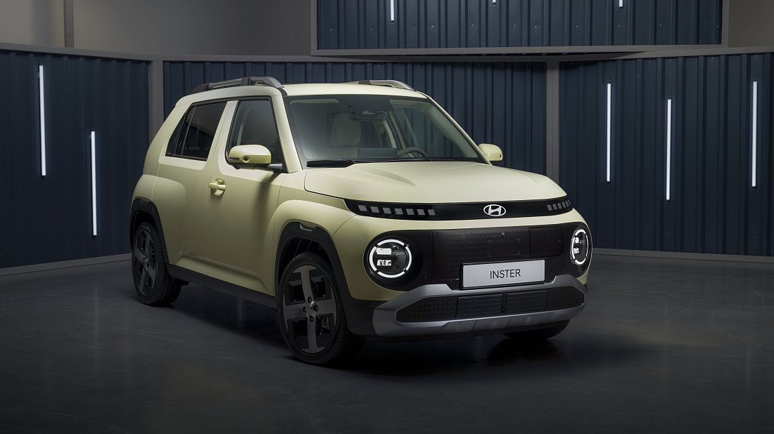 Hyundai Casper (Inster) Electric Long Range (2024-...) вид спереди, спереди сбоку, по диагонали, экстерьер