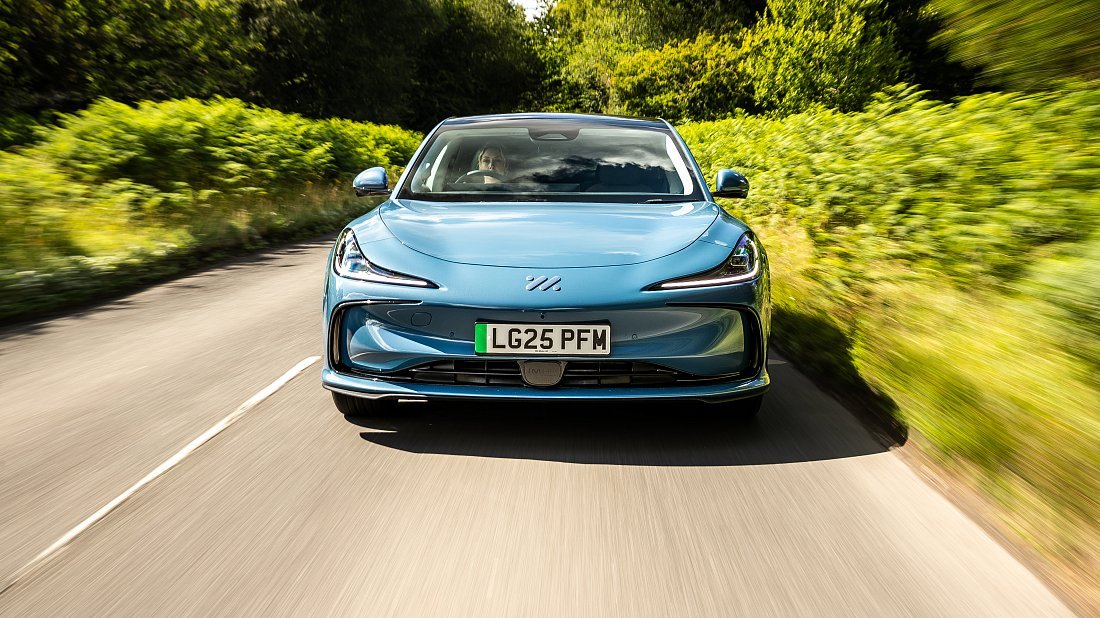 Фото MG IM5 Standard Range (2025-...) вид спереди