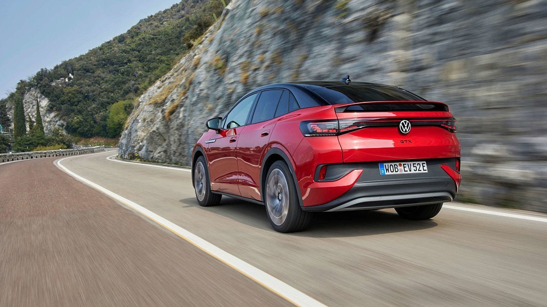 Volkswagen ID.5 GTX (2022-2023) задняя часть в три четверти, вид в три четверти, диагональ, экстерьер