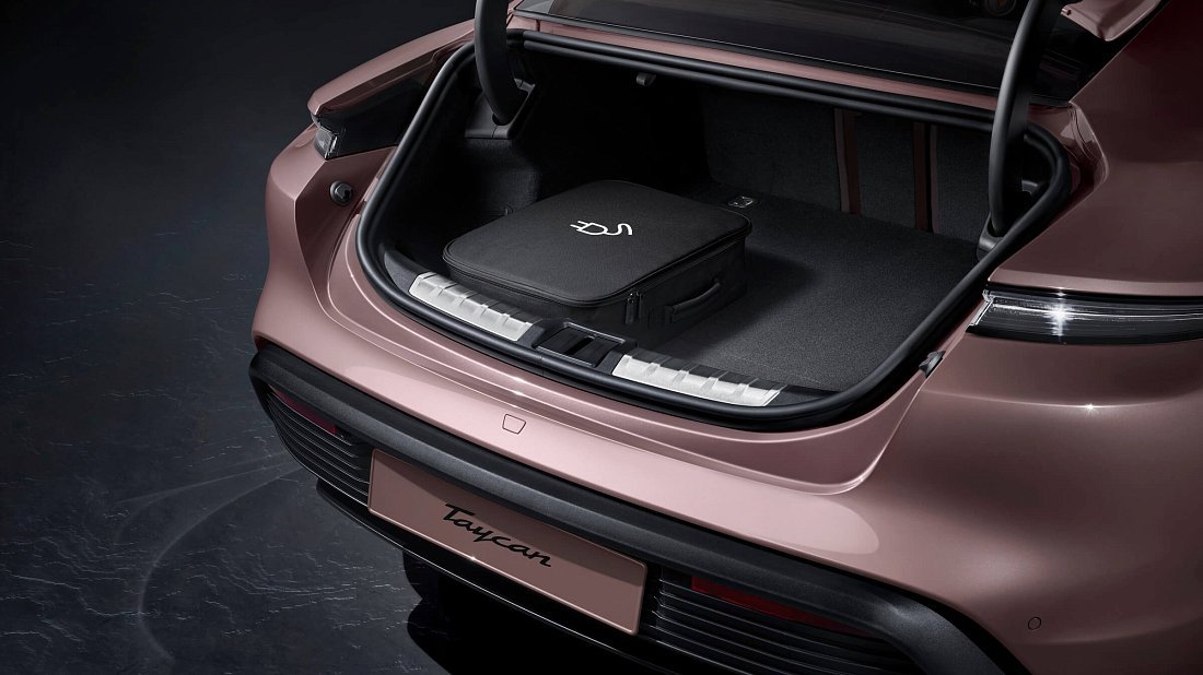 Porsche Taycan 4S Plus (2020-2024) багажник, сиденья подняты, грузовое пространство, объем багажника, вместимость багажника, место для хранения