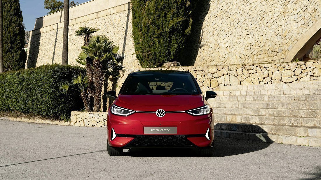 Volkswagen ID.3 GTX (2024-…) передняя часть, решетка радиатора, фары, бампер, экстерьер