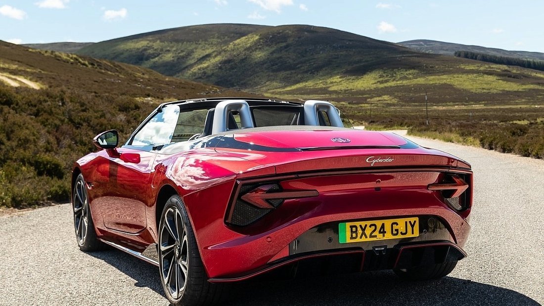 MG Cyberster GT Dual Motor (2024-...) задняя часть в три четверти, вид в три четверти, диагональ, экстерьер