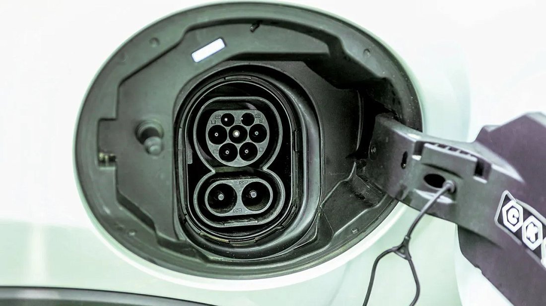 Mini Aceman SE (2024-…) порт для зарядки (Европа), зарядка, разъем, штекер, коннектор