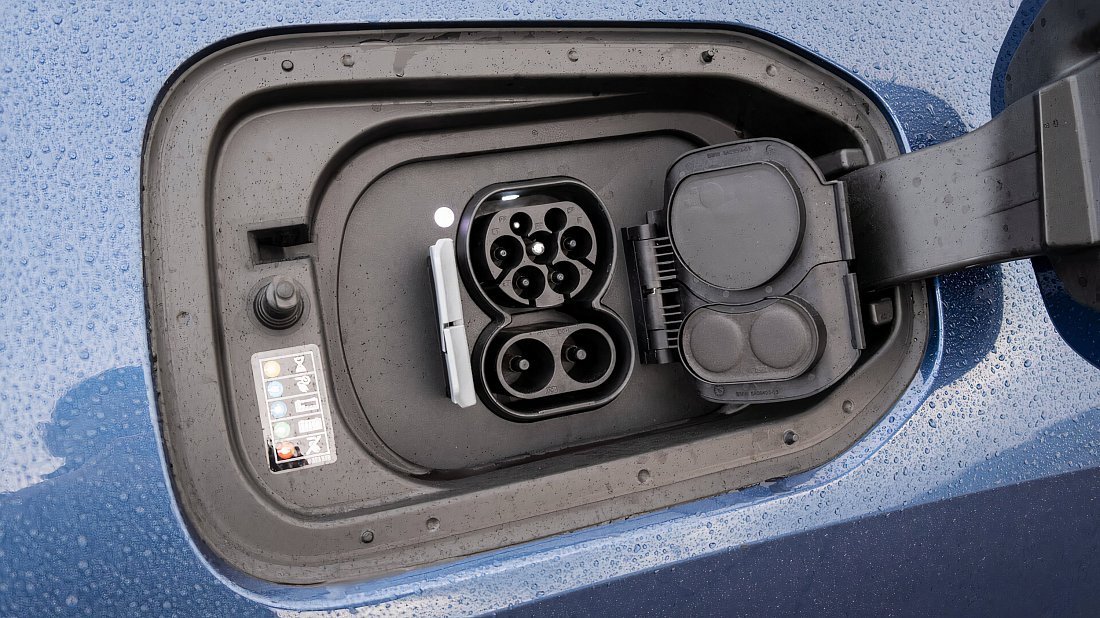 BMW iX xDrive50 (2021-2025) порт для зарядки (Европа), зарядка, разъем, штекер, коннектор