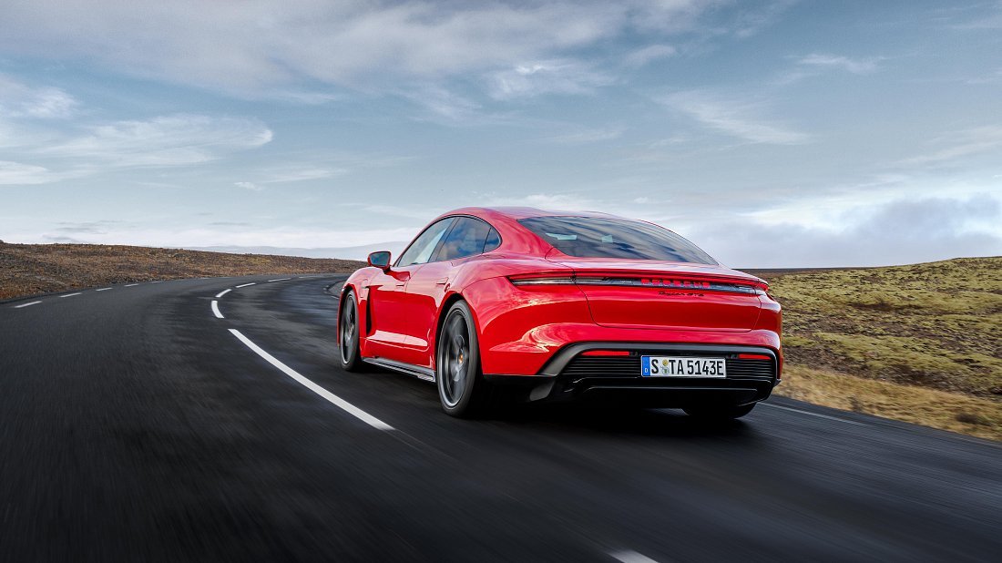 Фото Porsche Taycan GTS (2024-...) задняя часть под углом