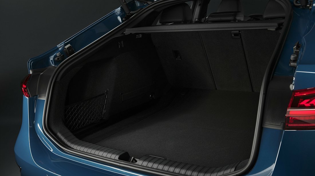 Audi S6 Sportback e-tron (2024-…) багажник, сиденья подняты, грузовое пространство, объем багажника, вместимость багажника, место для хранения