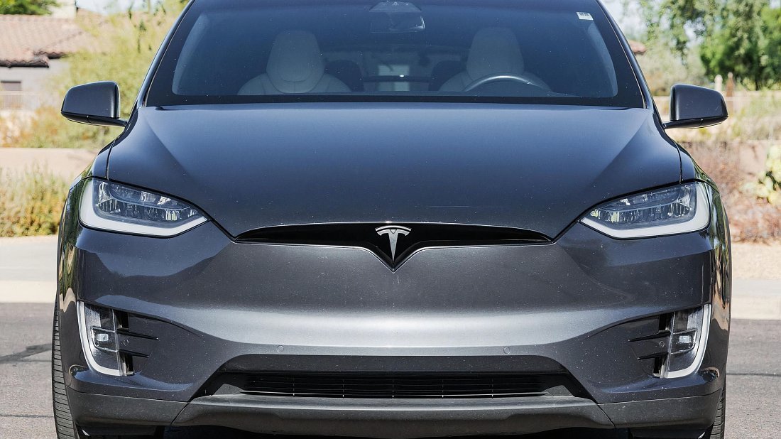 Tesla Model X P100D (2016-2019) передняя часть, решетка радиатора, фары, бампер, экстерьер