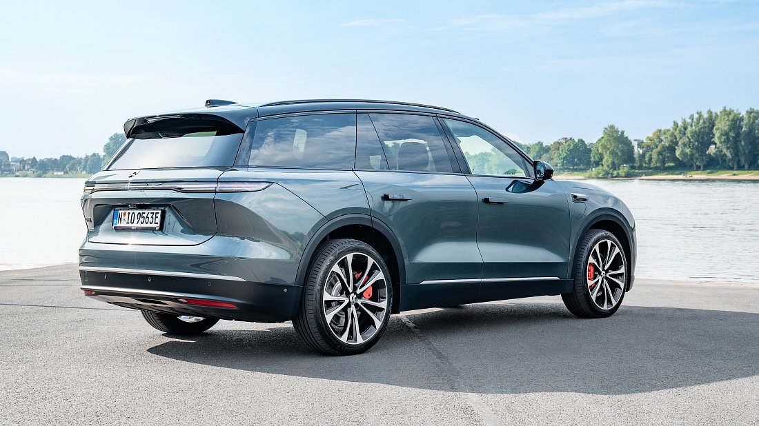 NIO EL8 Standard Range (2024-…) задняя часть в три четверти, вид в три четверти, диагональ, экстерьер
