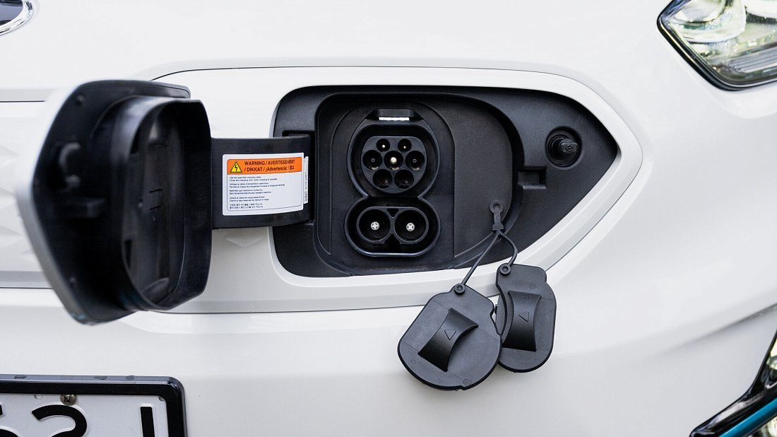 Kia Niro EV Standard Range (2019-2022) порт для зарядки (Европа), зарядка, разъем, штекер, коннектор