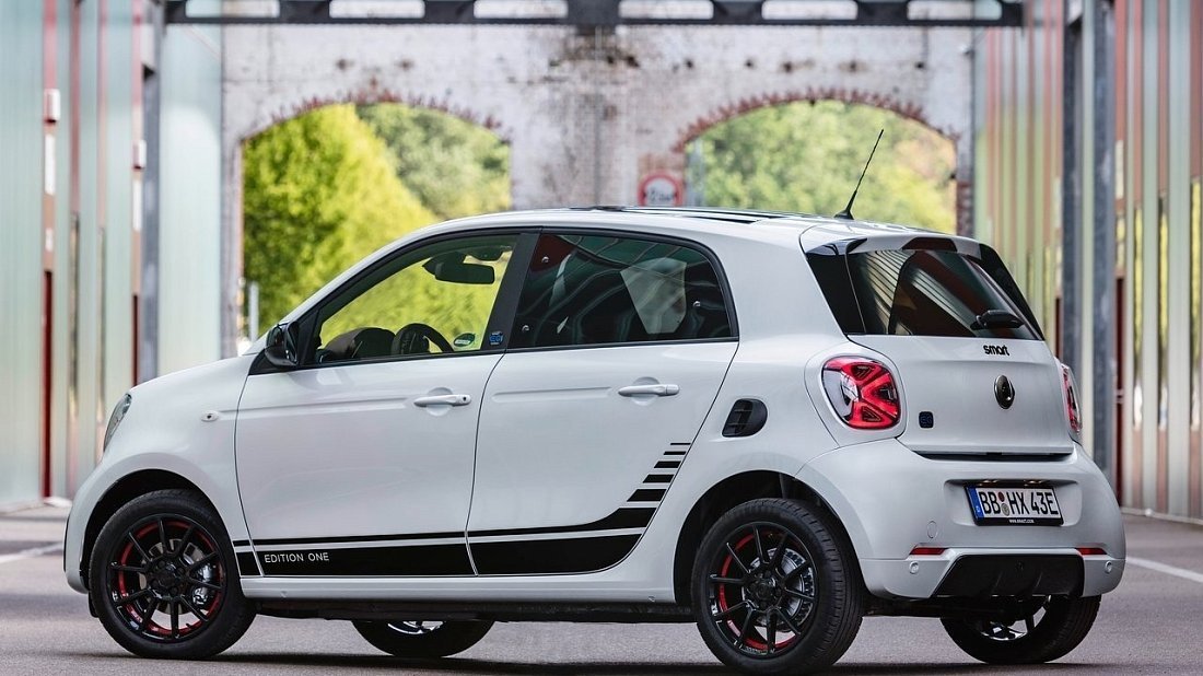 Smart EQ forfour (2020-2022) задняя часть в три четверти, вид в три четверти, диагональ, экстерьер
