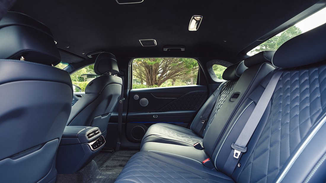 Фото Genesis Electrified G80 AWD (2025-…) задние и пассажирские сиденья