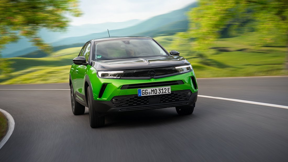 Opel Mokka Electric 54 kWh (2023-…) передняя часть, решетка радиатора, фары, бампер, экстерьер