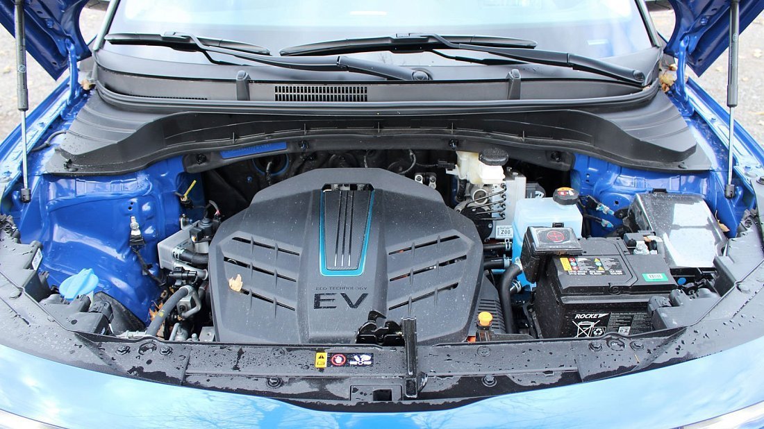 Kia Soul EV Standard Range (2020-…) передний багажник (frunk), под капотом, место для хранения, груз, вместимость, дополнительное пространство