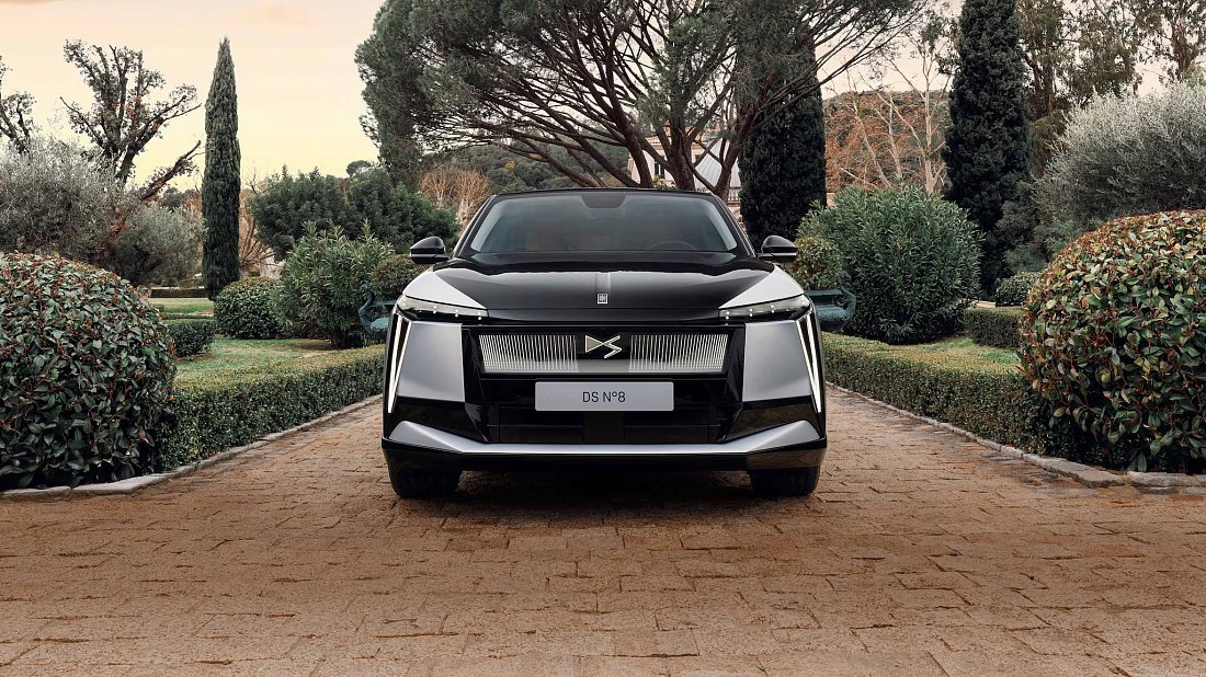 DS 8 AWD Long Range (2025-...) передняя часть, решетка радиатора, фары, бампер, экстерьер