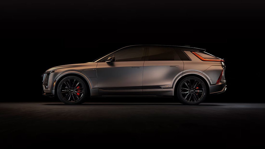 Cadillac Lyriq V (2025-…) вид сбоку, силуэт, двери, колеса, экстерьер
