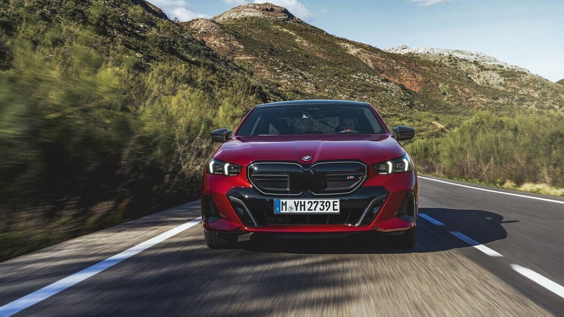 BMW i5 M60 xDrive (2023-2025) передняя часть, решетка радиатора, фары, бампер, экстерьер