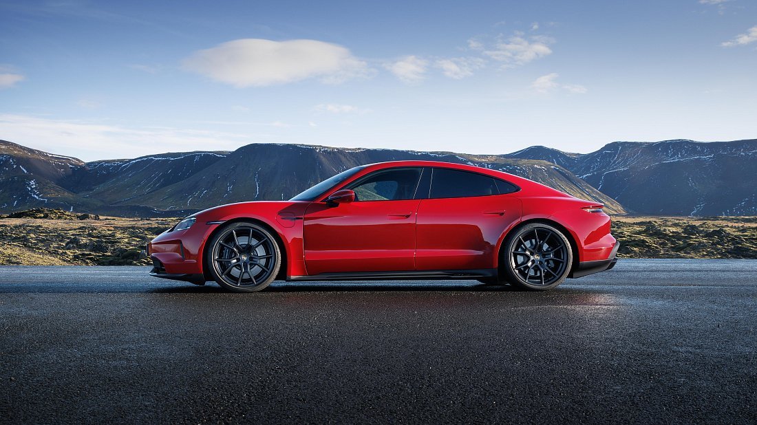 Фото Porsche Taycan GTS (2024-...) вид сбоку