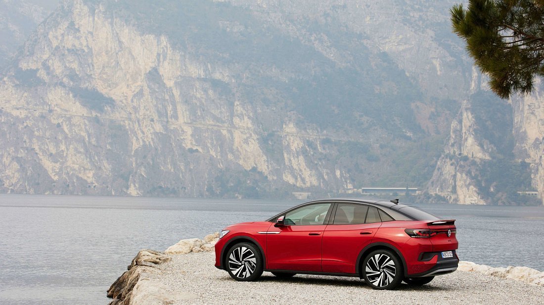 Volkswagen ID.5 GTX (2022-2023) вид сбоку, силуэт, двери, колеса, экстерьер