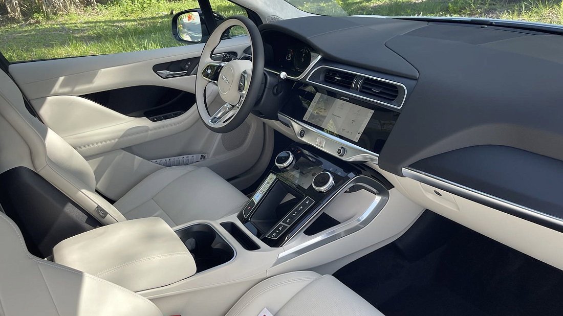 Фото Jaguar I-Pace EV400 (2020-2024) интерьер