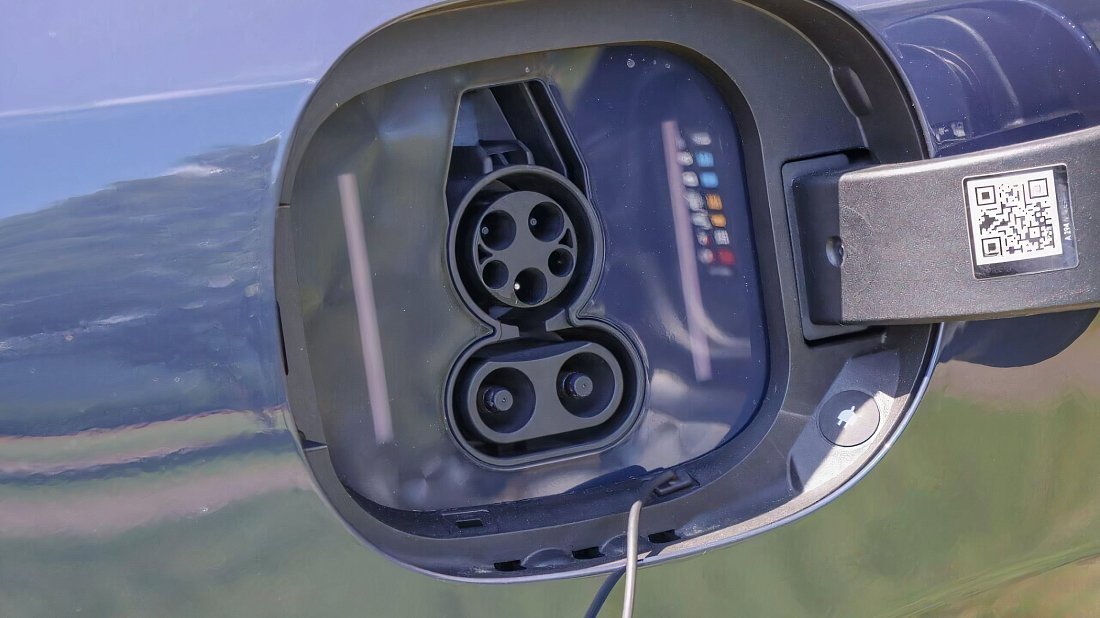 Mercedes EQE 500 4MATIC (2022-…) порт для зарядки (США), зарядка, разъем, штекер, коннектор