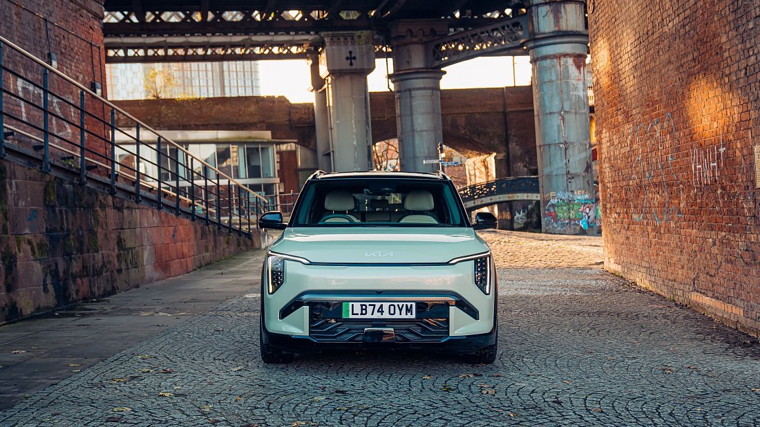 Kia EV3 Standard Range (2024-…) передняя часть, решетка радиатора, фары, бампер, экстерьер