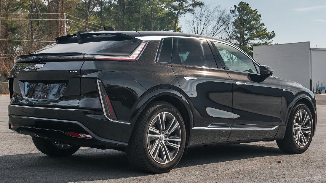 Фото Cadillac Lyriq AWD (2022-…) задняя часть под углом
