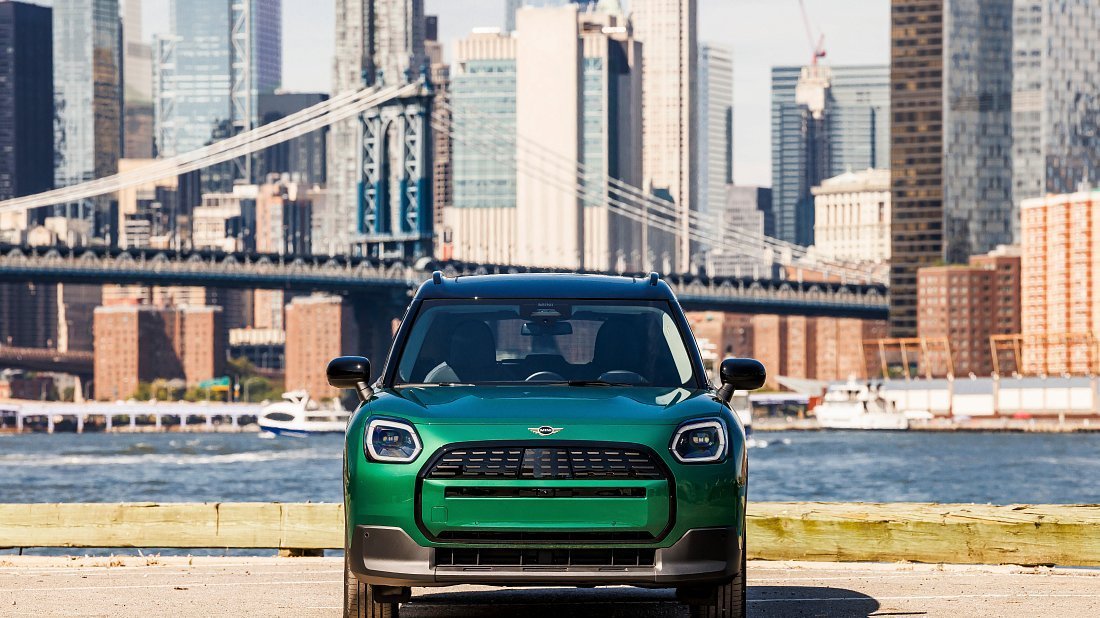 Mini Countryman SE ALL4 (2024-…) передняя часть, решетка радиатора, фары, бампер, экстерьер