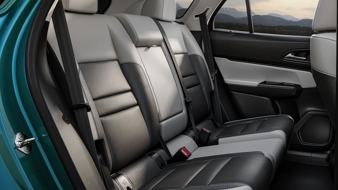 Honda Prologue FWD (2025-...) задние сиденья, пассажирские сиденья, пространство для ног, пространство над головой, интерьер