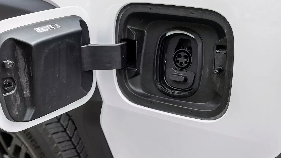 Chevrolet Silverado EV Work Truck Standard Range (2025-…) порт для зарядки (США), зарядка, разъем, штекер, коннектор