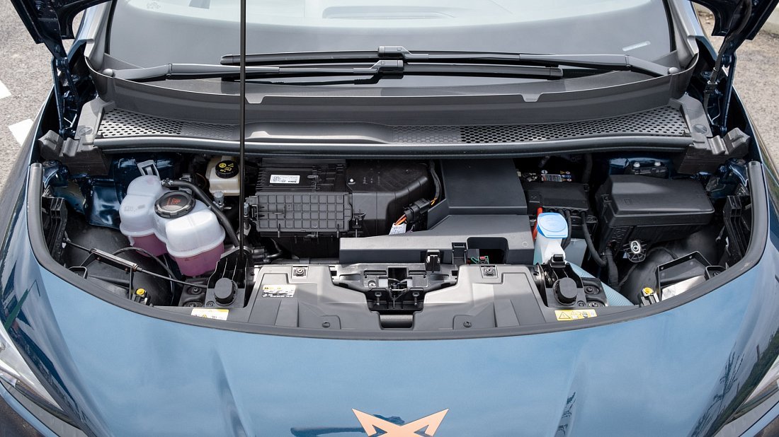Cupra Born VZ (2024-…) передний багажник (frunk), под капотом, место для хранения, груз, вместимость, дополнительное пространство