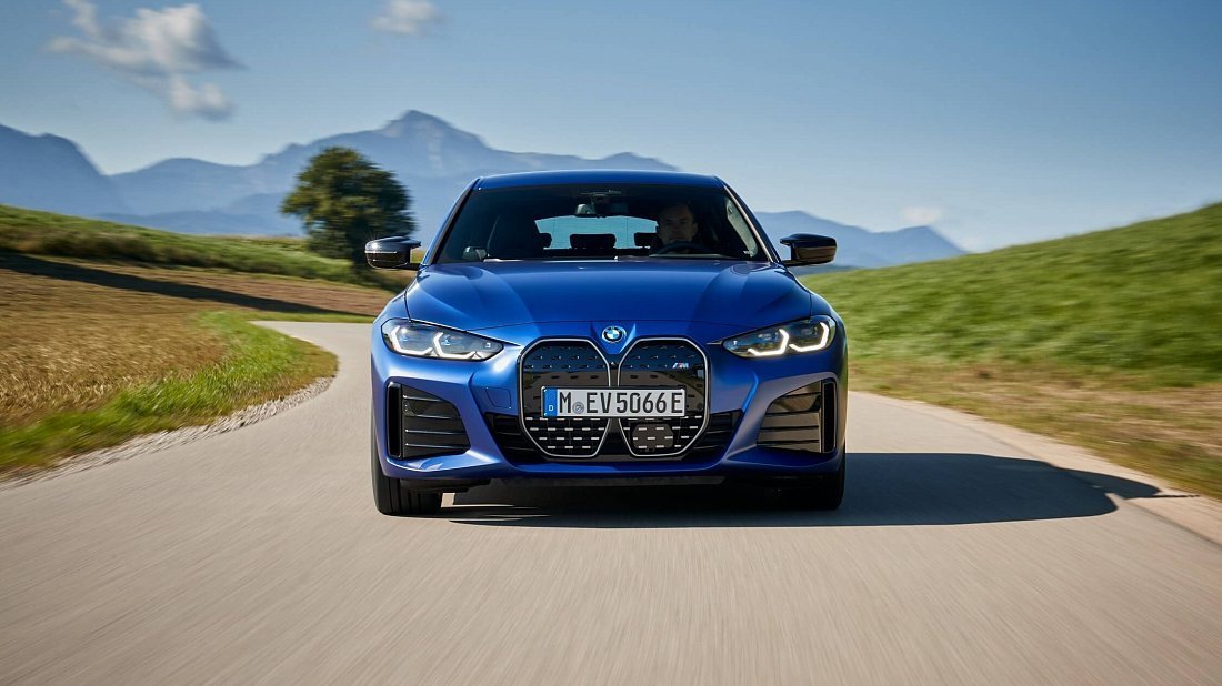 BMW i4 M50 (2021-2024) передняя часть, решетка радиатора, фары, бампер, экстерьер