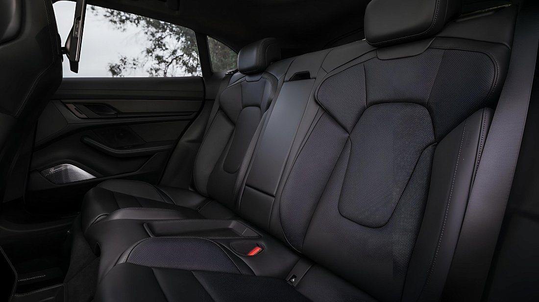 Porsche Taycan Turbo Cross Turismo (2024-…) задние сиденья, пассажирские сиденья, пространство для ног, пространство над головой, интерьер