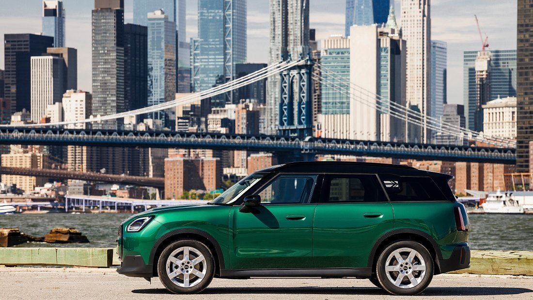 Mini Countryman SE ALL4 (2024-…) вид сбоку, силуэт, двери, колеса, экстерьер