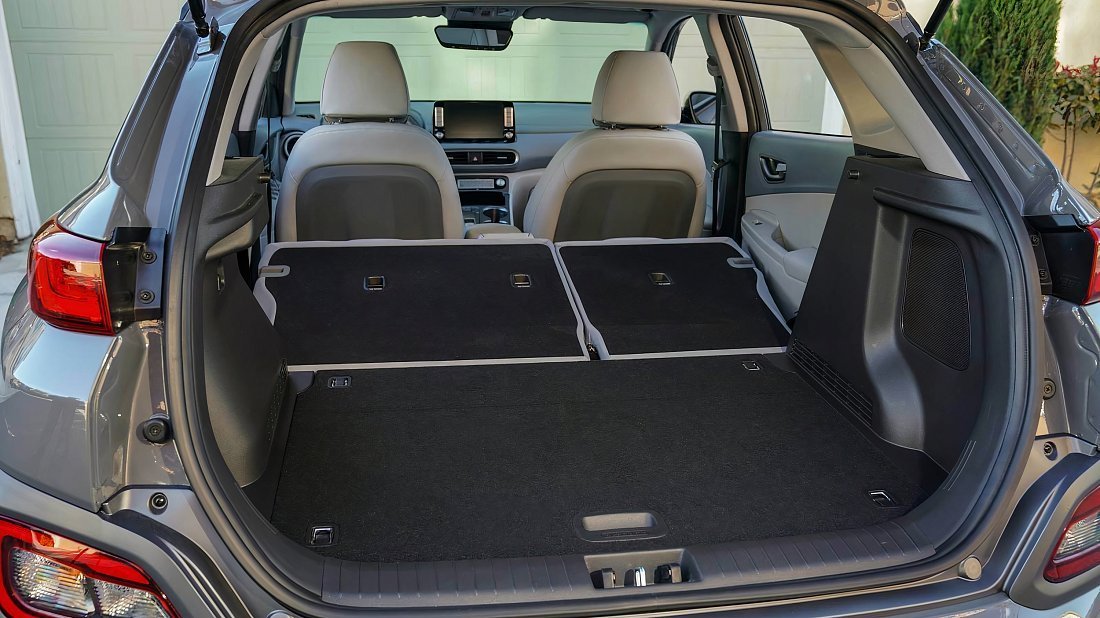 Hyundai Kona Electric Long Range (2018-2019) багажник, увеличенный объем, сиденья сложены, максимальный объем, максимальный груз, максимальная вместимость, максимальное пространство для хранения