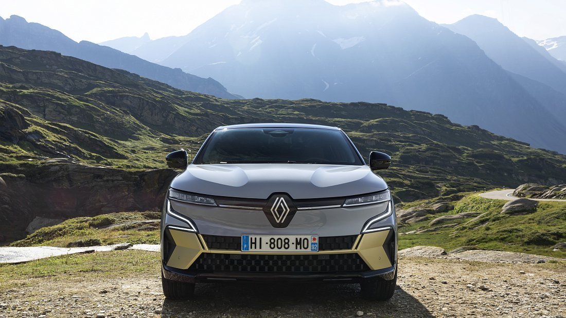 Renault Megane E-Tech EV60 130hp (2022-…) передняя часть, решетка радиатора, фары, бампер, экстерьер