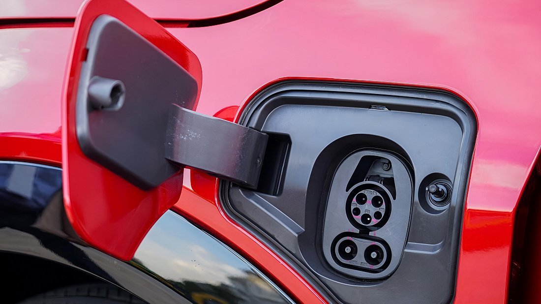 Фото VinFast VF 7 Eco (2024-…) порт для зарядки (США)