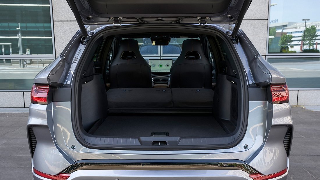 BYD Seal U Comfort (2024-...) багажник, увеличенный объем, сиденья сложены, максимальный объем, максимальный груз, максимальная вместимость, максимальное пространство для хранения