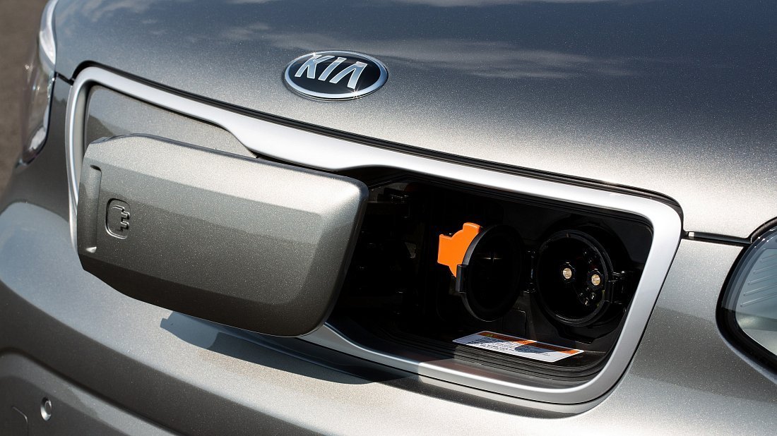 Kia Soul EV (2017-2019) порт для зарядки (Европа), зарядка, разъем, штекер, коннектор