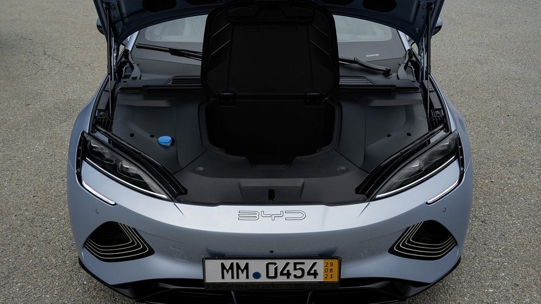 BYD Seal Excellence AWD (2022-…) передний багажник (frunk), под капотом, место для хранения, груз, вместимость, дополнительное пространство