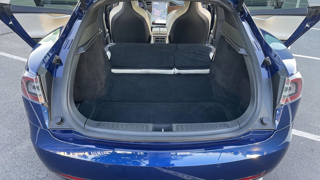 Tesla Model S P100D (2016-2019) багажник, увеличенный объем, сиденья сложены, максимальный объем, максимальный груз, максимальная вместимость, максимальное пространство для хранения