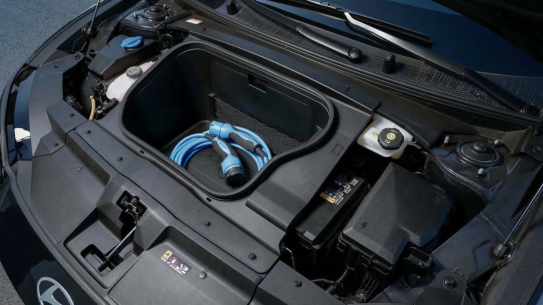 Hyundai Ioniq 6 Standard Range RWD (2023-…) передний багажник (frunk), под капотом, место для хранения, груз, вместимость, дополнительное пространство