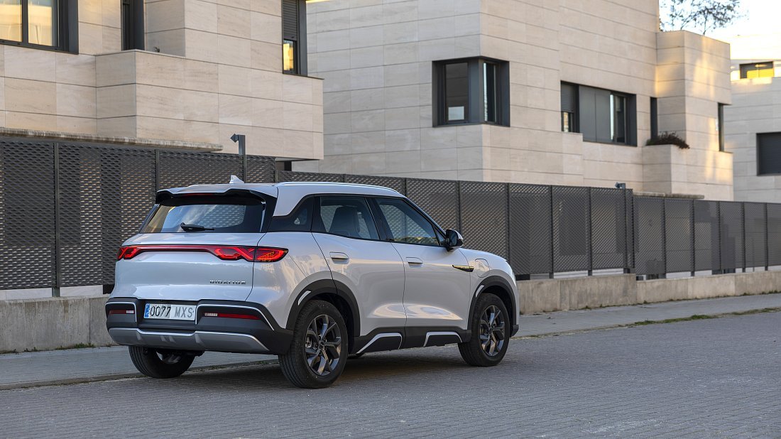Фото BYD Atto 2 64.8 kWh (2025-…) задняя часть под углом