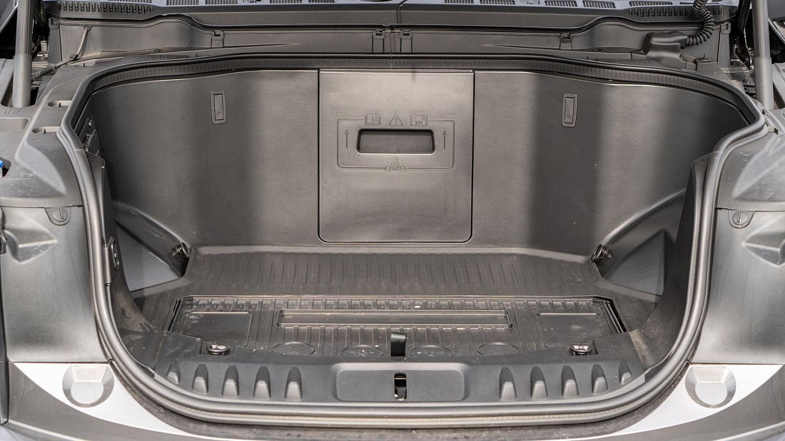 Ford F-150 Lightning Standard Range (2022-…) передний багажник (frunk), под капотом, место для хранения, груз, вместимость, дополнительное пространство