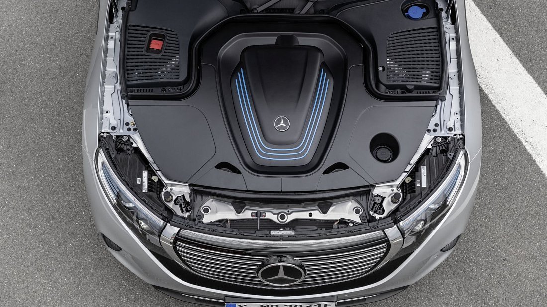 Mercedes EQC 400 4MATIC (2019-2023) передний багажник (frunk), под капотом, место для хранения, груз, вместимость, дополнительное пространство