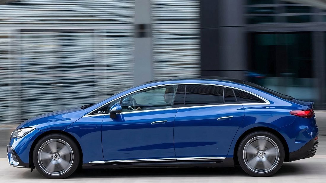 Mercedes EQE 500 4MATIC (2022-…) вид сбоку, силуэт, двери, колеса, экстерьер
