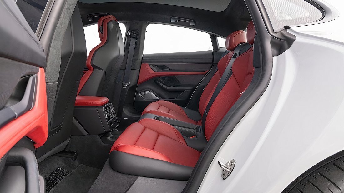 Porsche Taycan Turbo (2020-2024) задние сиденья, пассажирские сиденья, пространство для ног, пространство над головой, интерьер