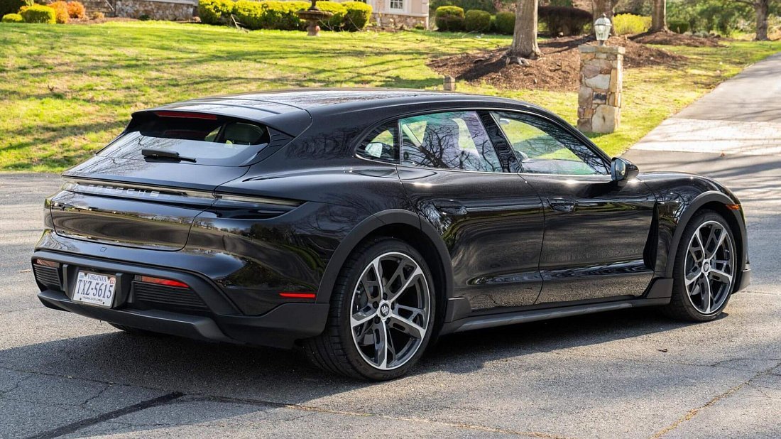 Porsche Taycan Turbo S Cross Turismo (2021-2024) задняя часть в три четверти, вид в три четверти, диагональ, экстерьер