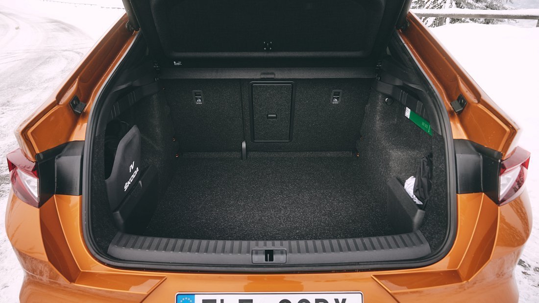 Škoda Enyaq Coupe iV 60 (2022-2023) багажник, сиденья подняты, грузовое пространство, объем багажника, вместимость багажника, место для хранения